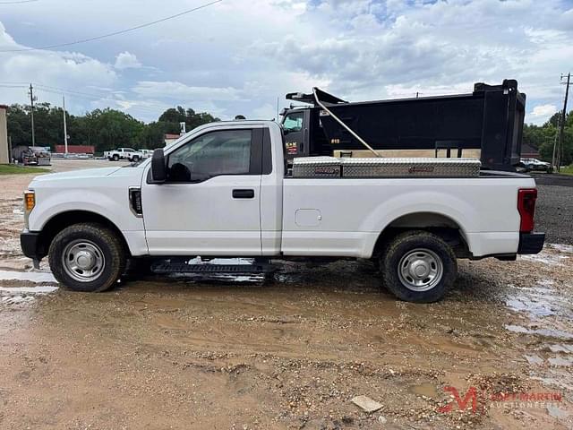 Image of Ford F-250 equipment image 4
