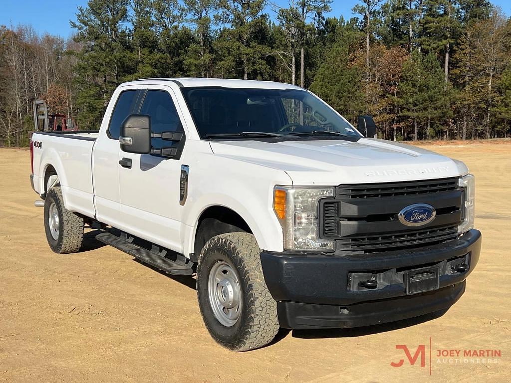 Image of Ford F-250 Primary image