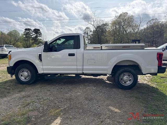 Image of Ford F-250 equipment image 4