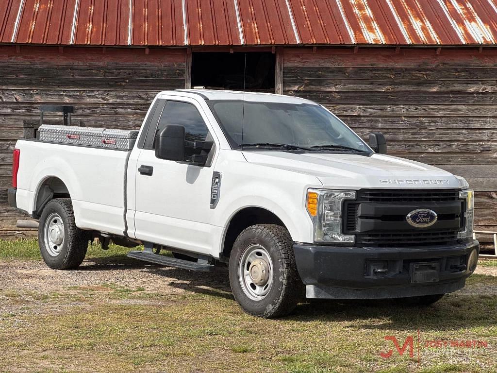 Image of Ford F-250 Primary image