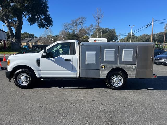 Image of Ford F-250 equipment image 2