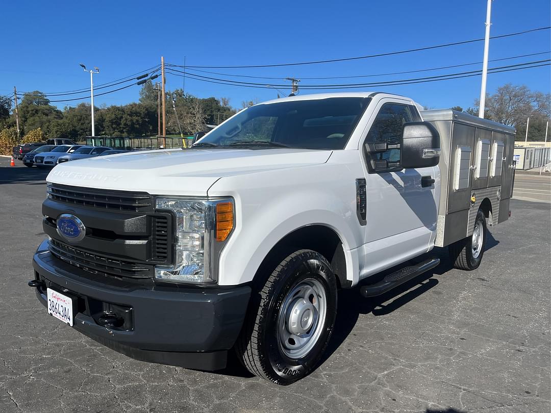 Image of Ford F-250 Primary image