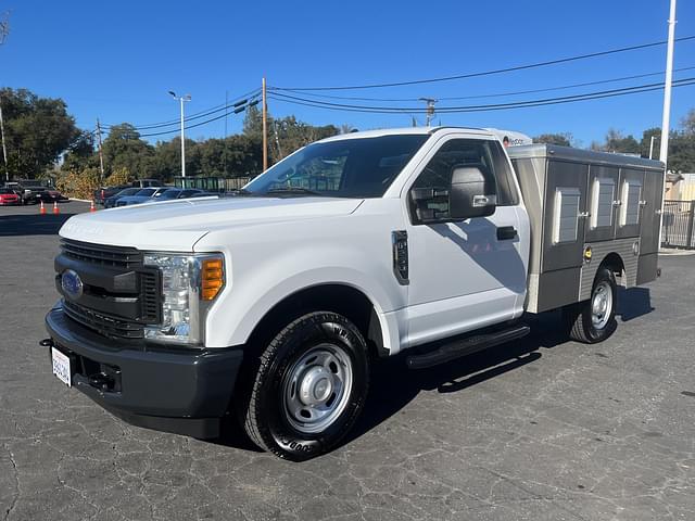 Image of Ford F-250 equipment image 1