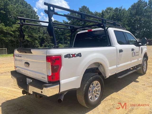 Image of Ford F-250 equipment image 2