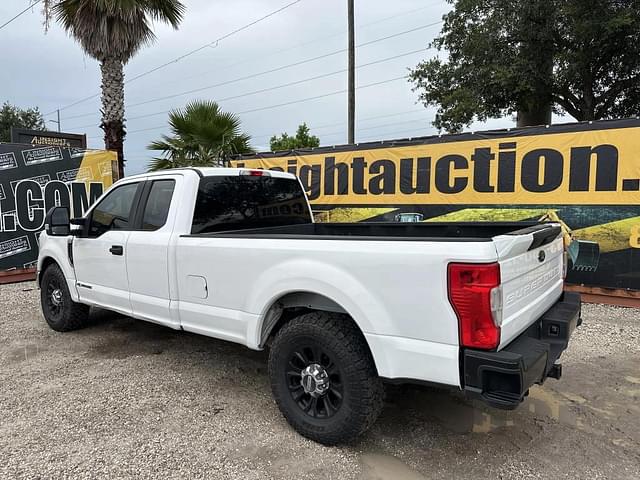 Image of Ford F-250 equipment image 1