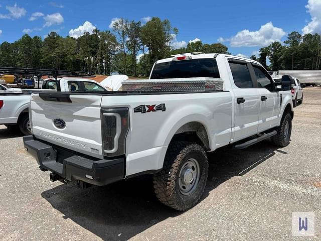 Image of Ford F-250 equipment image 3