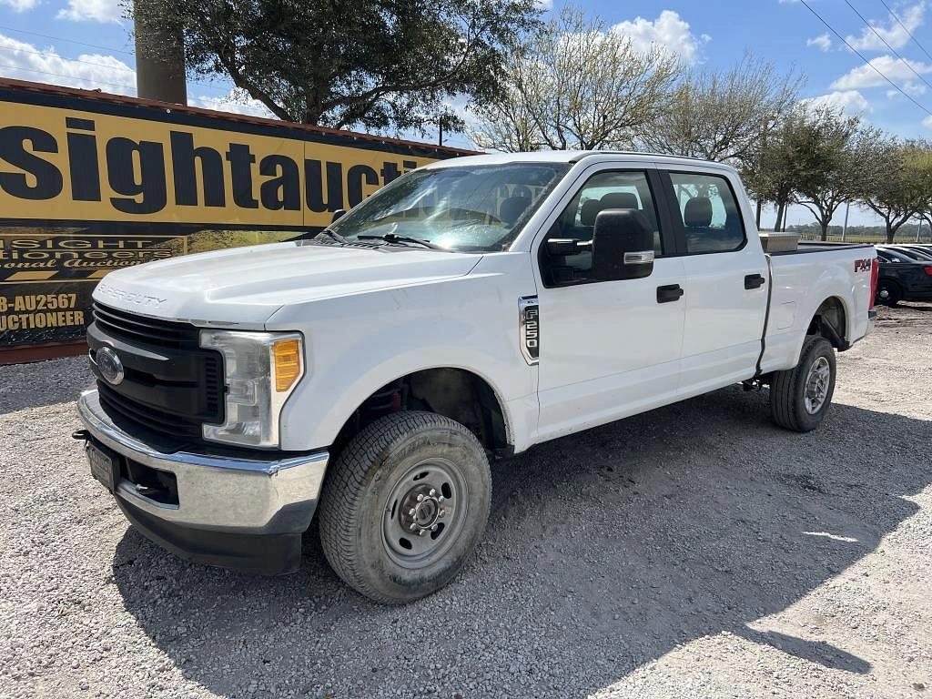 Image of Ford F-250 Primary image