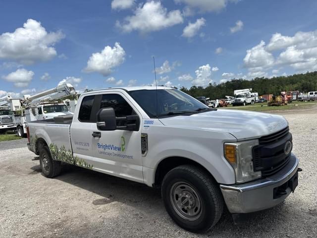 Image of Ford F-250 equipment image 3