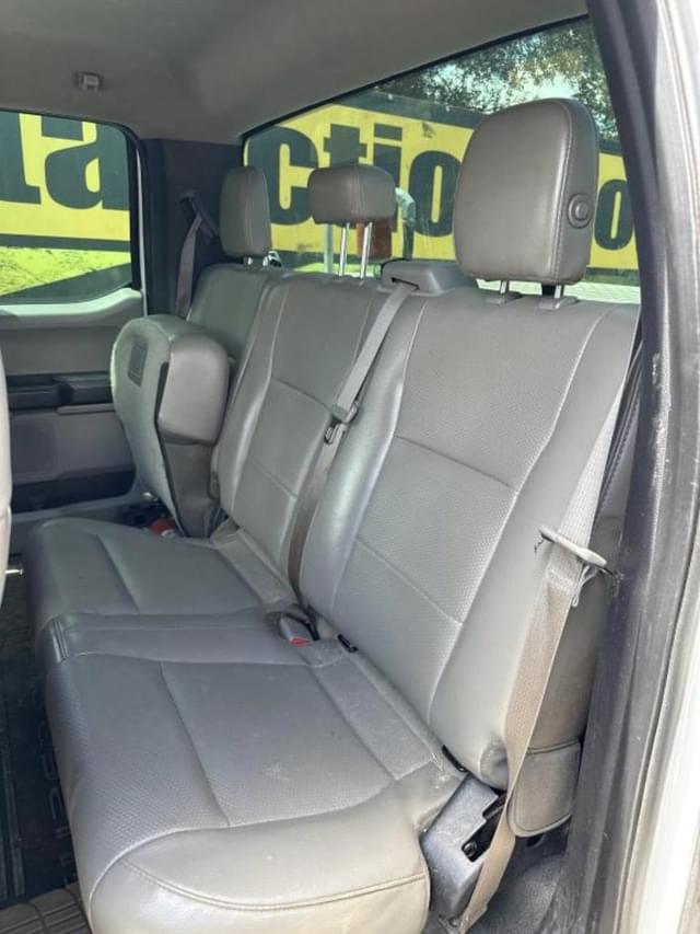 Image of Ford F-250 equipment image 4