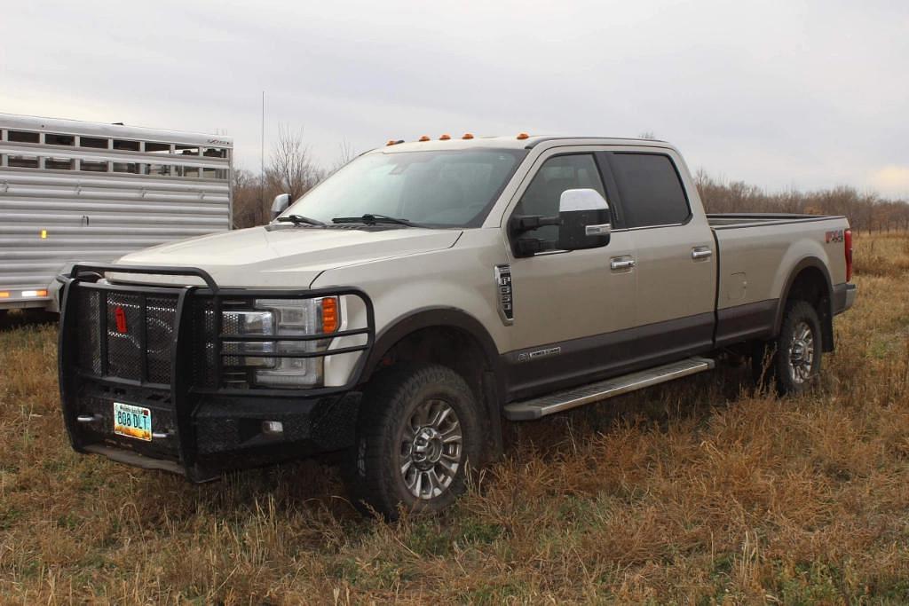 Image of Ford F-350 Primary image