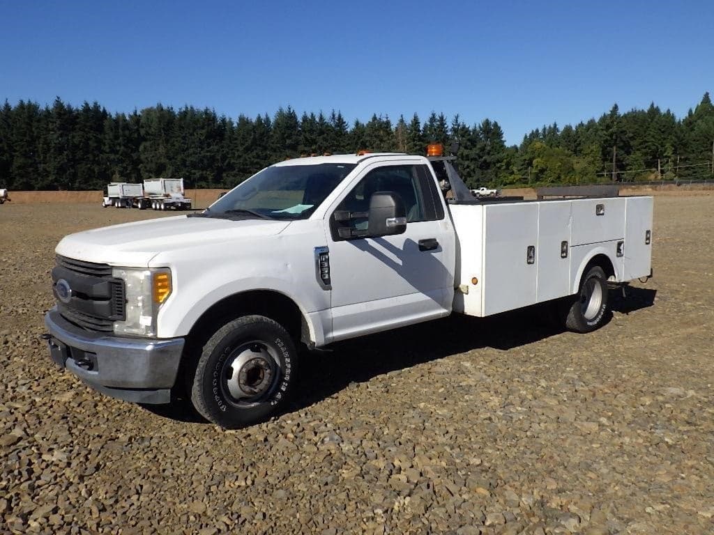 Image of Ford F-350 Primary image