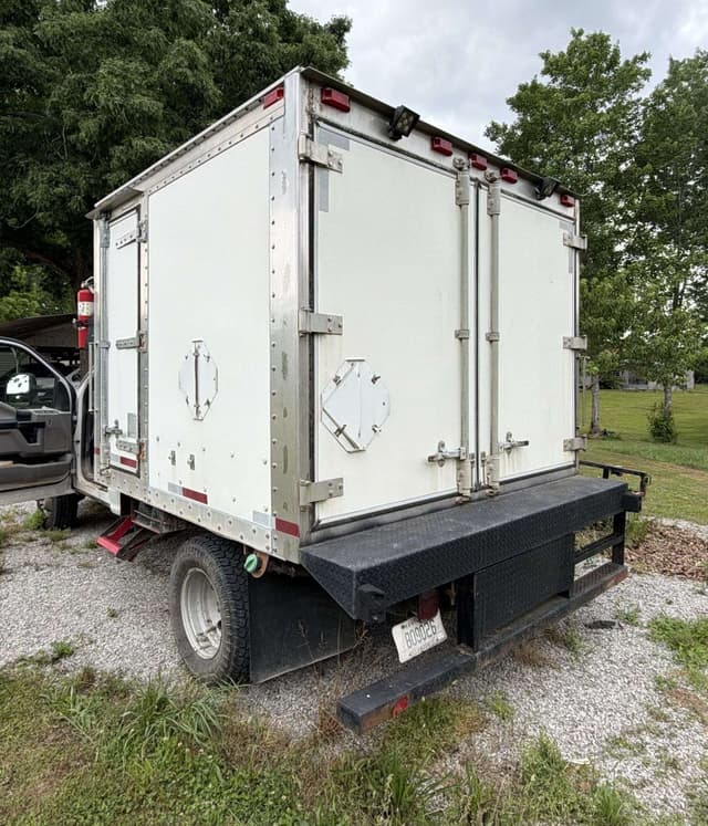 Image of Ford F-350 equipment image 3