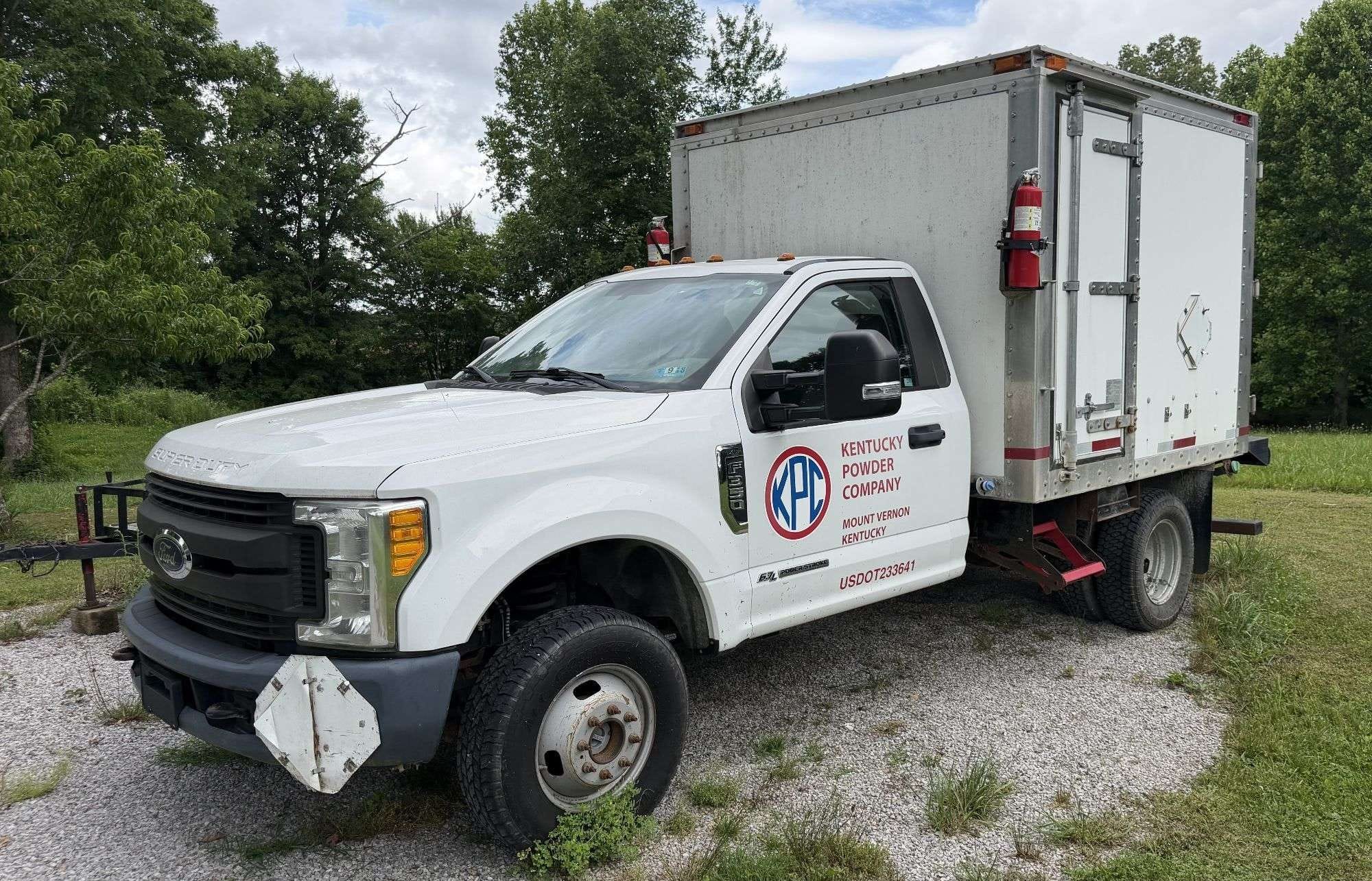 2017 Ford F-350 Equipment Image0