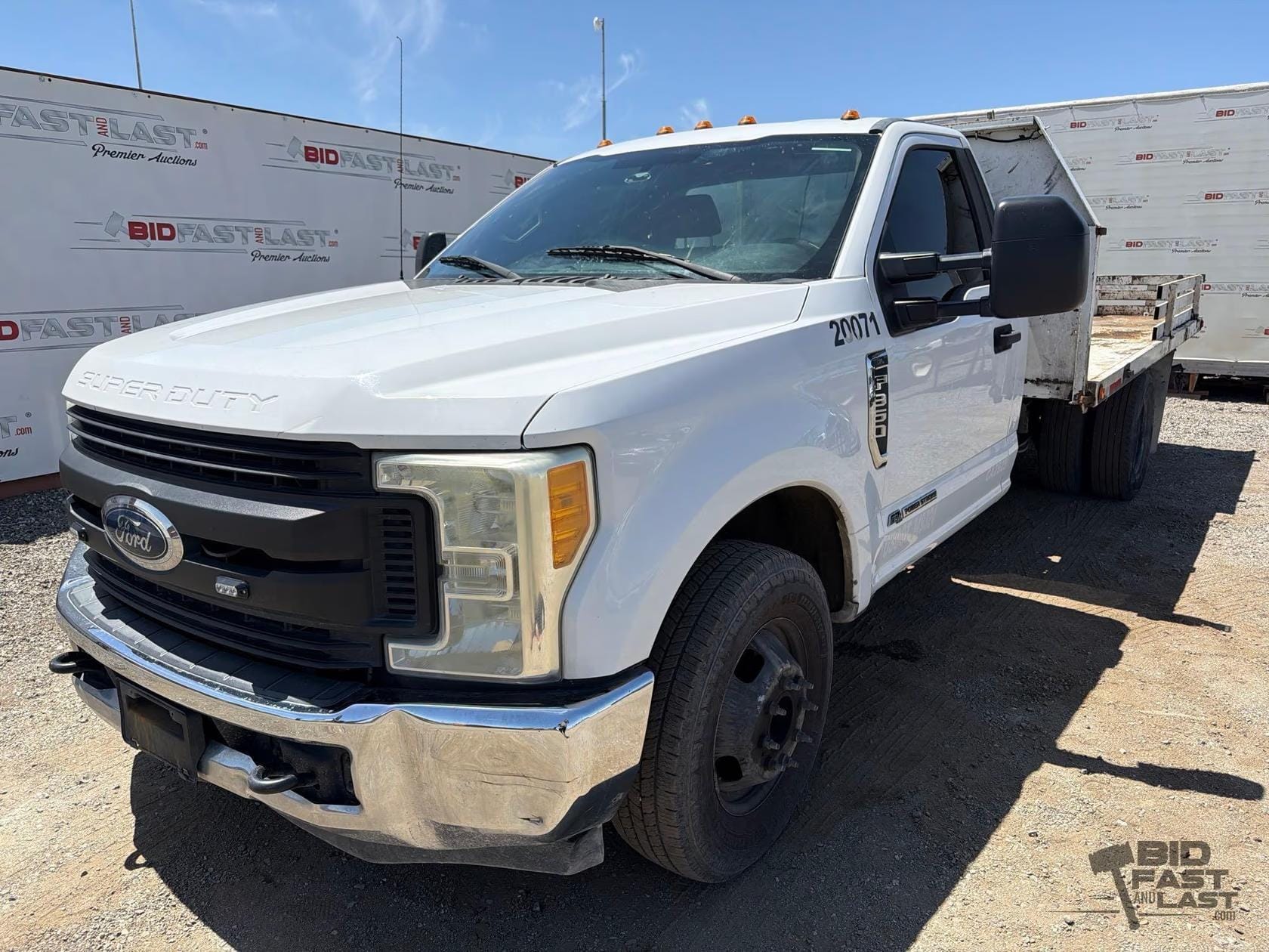 2017 Ford F-350 Equipment Image0