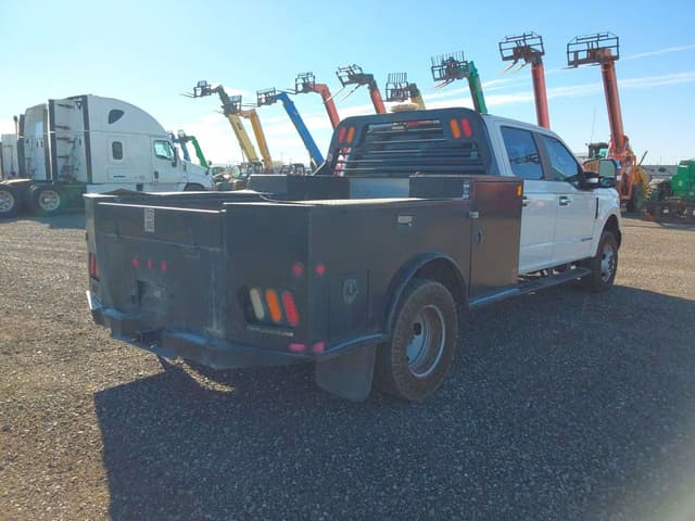 Image of Ford F-350 equipment image 3