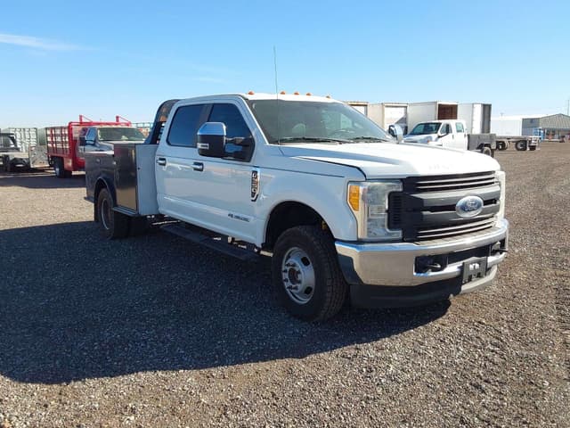 Image of Ford F-350 equipment image 1