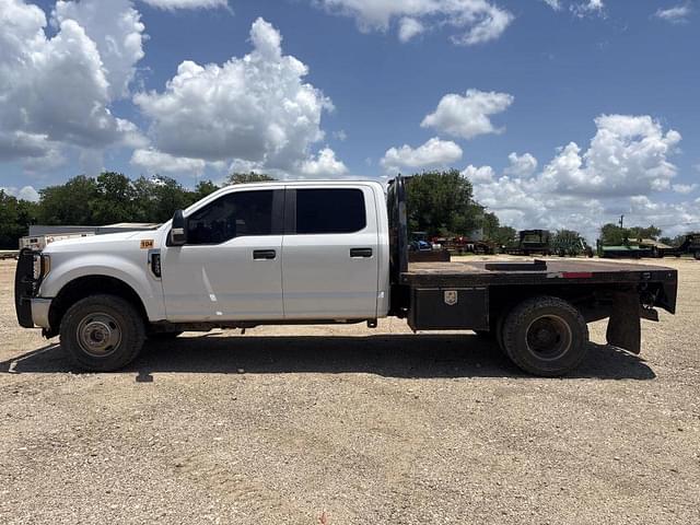 Image of Ford F-350 equipment image 1