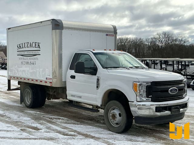 Image of Ford F-350 equipment image 2