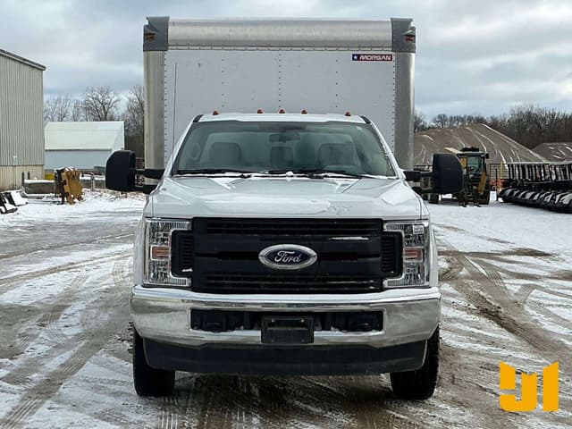 Image of Ford F-350 equipment image 1