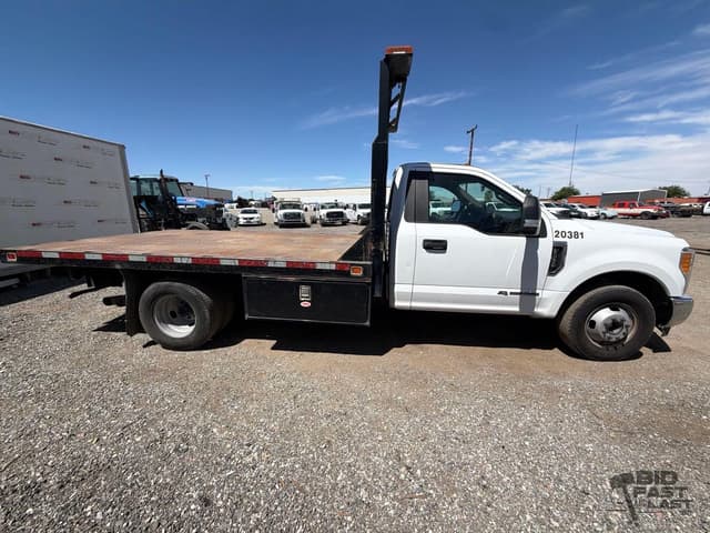 Image of Ford F-350 equipment image 3