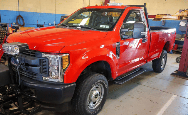 Image of Ford F-350 equipment image 1