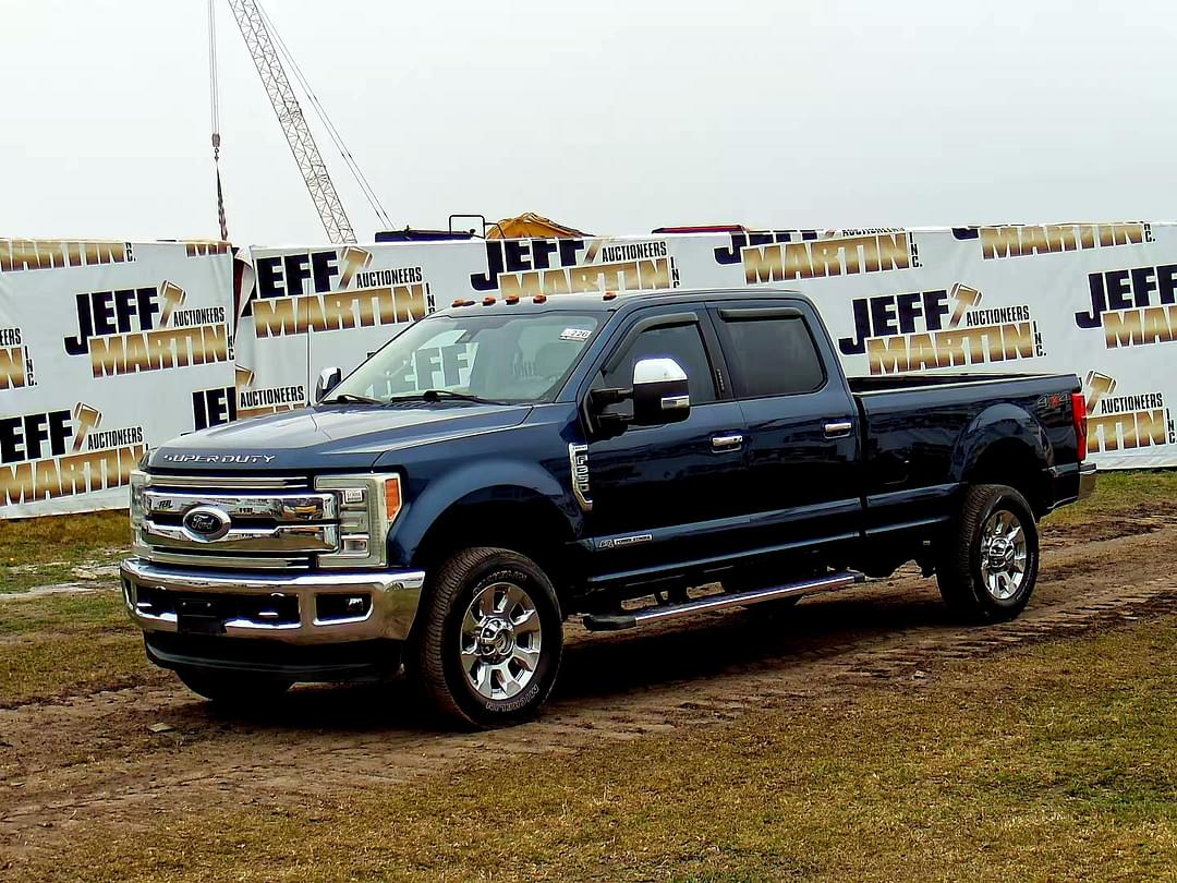 Image of Ford F-350 Primary image