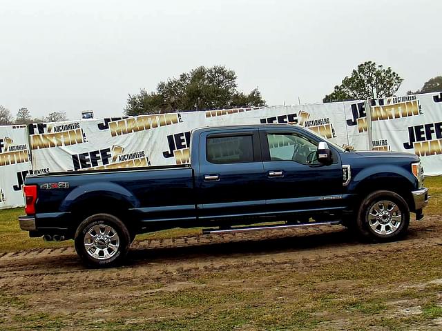 Image of Ford F-350 equipment image 3