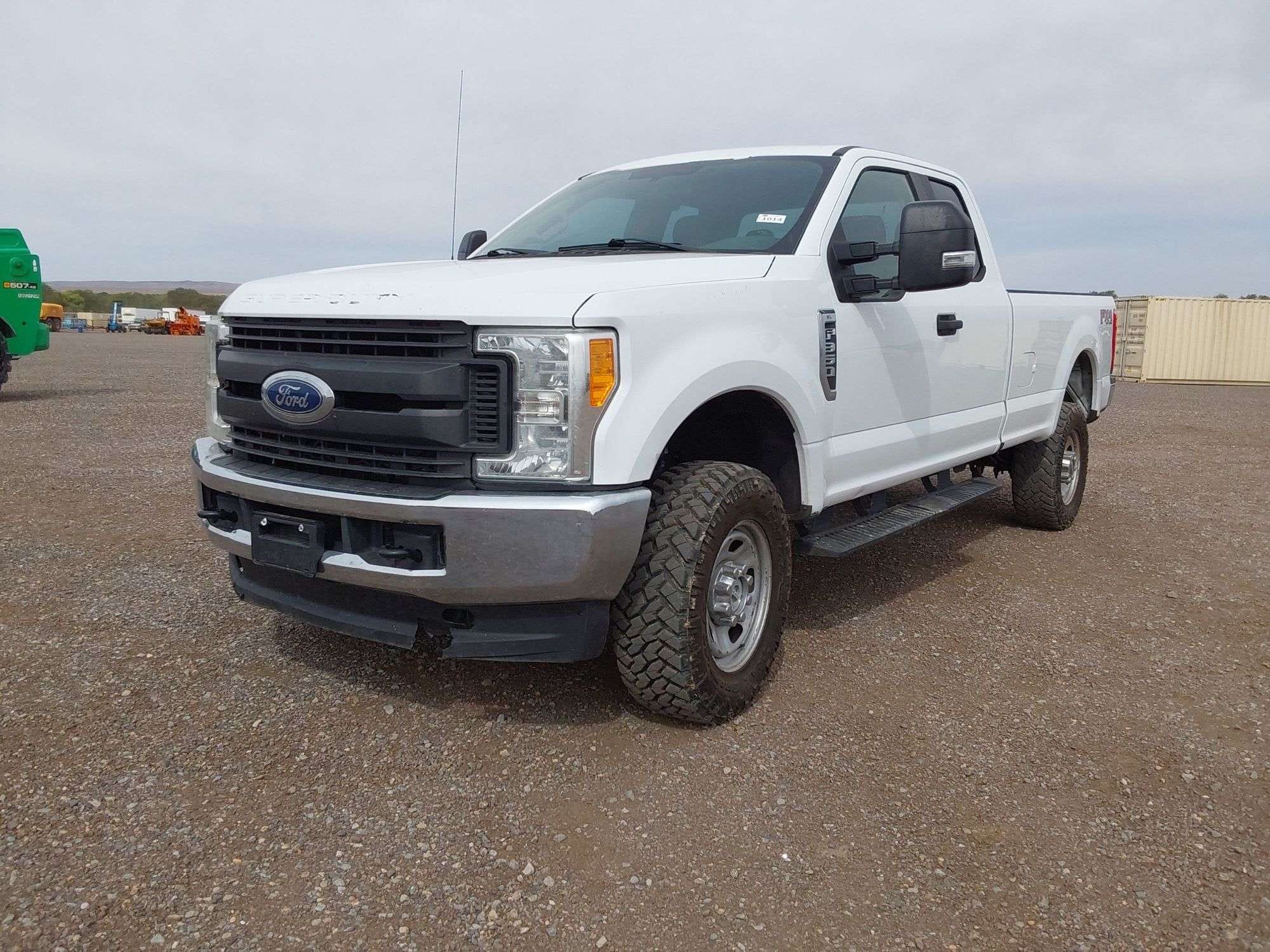 2017 Ford F-350 Equipment Image0
