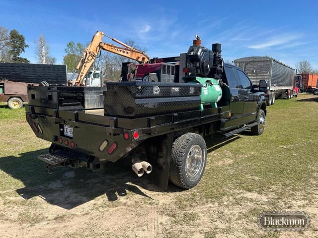 Image of Ford F-350 equipment image 4
