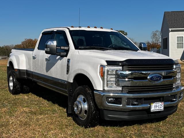 Image of Ford F-350 equipment image 1