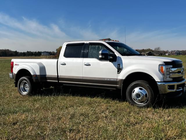 Image of Ford F-350 equipment image 3