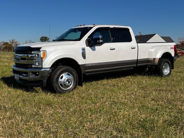 Image of Ford F-350 equipment image 2