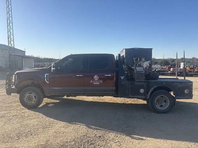 Image of Ford F-350 equipment image 1