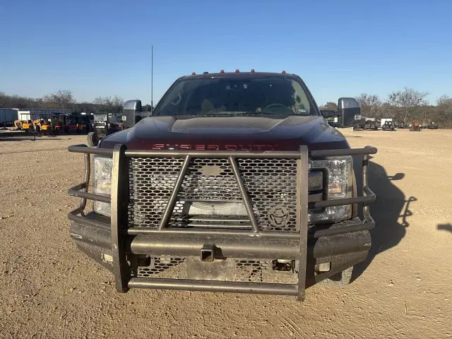 Image of Ford F-350 equipment image 3