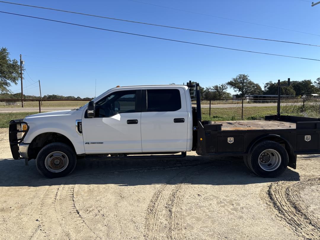 Image of Ford F-350 Primary image