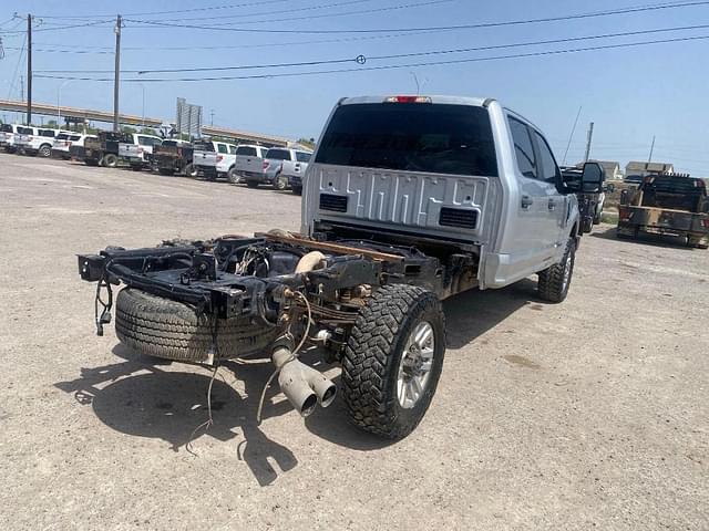 Image of Ford F-350 equipment image 4