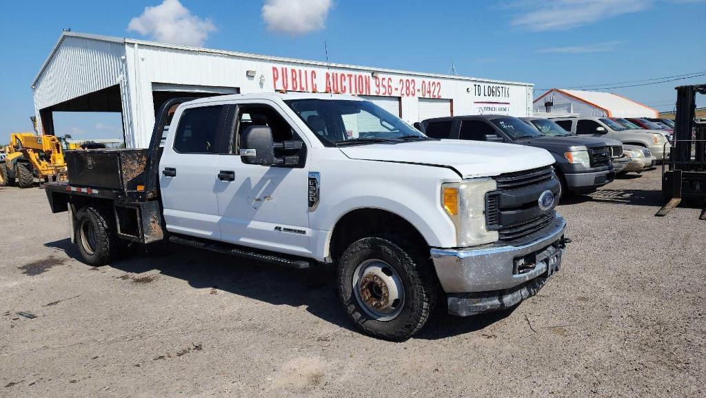 Image of Ford F-350 Primary image
