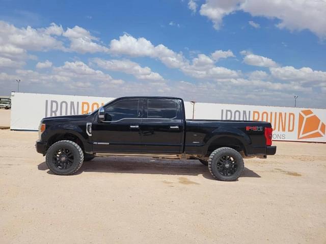 Image of Ford F-350 equipment image 1