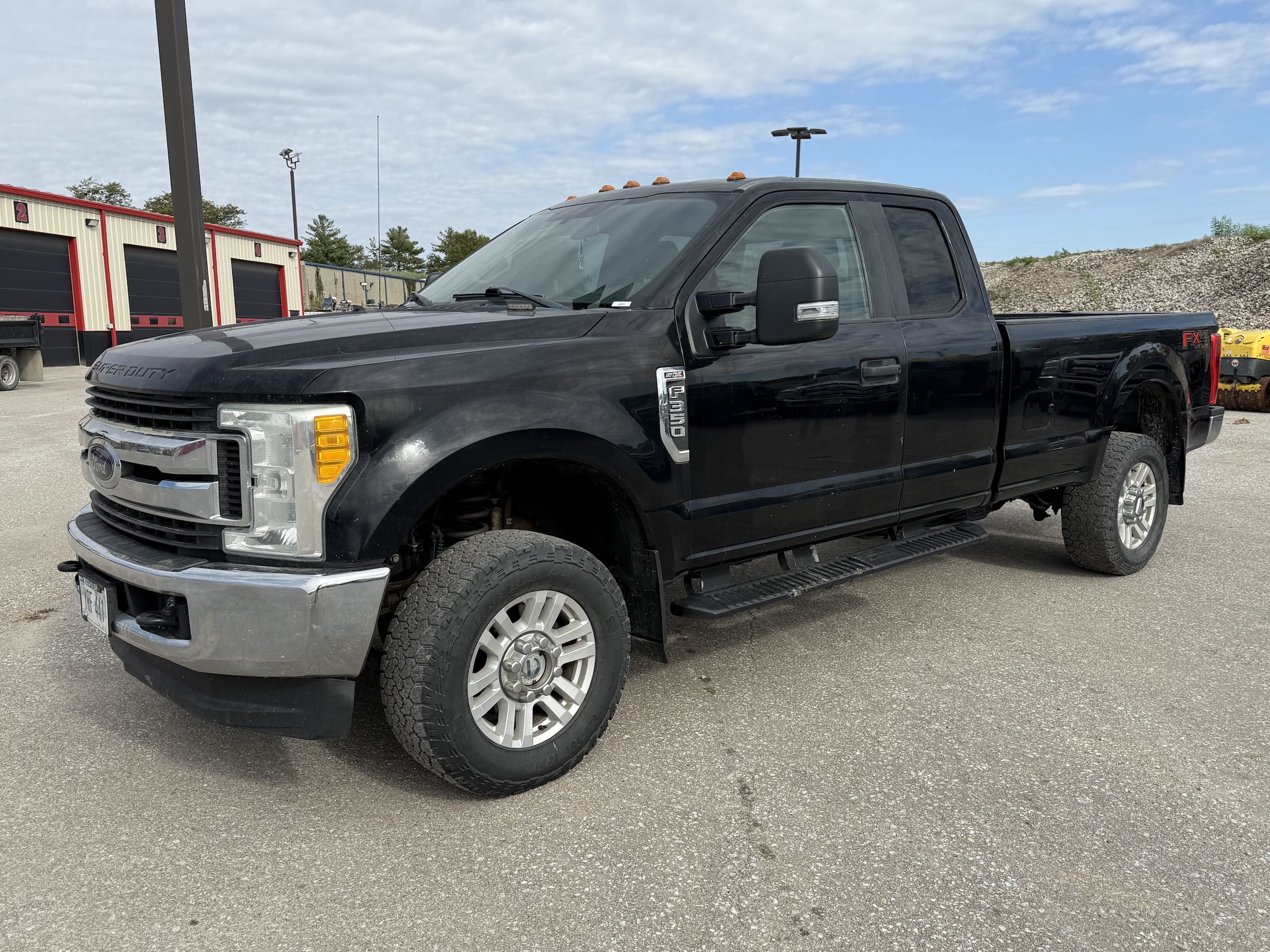 2017 Ford F-350 Equipment Image0