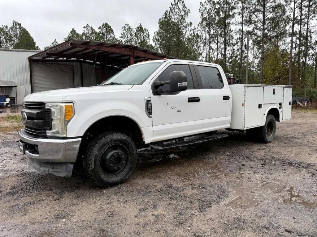 Image of Ford F-350 Primary image