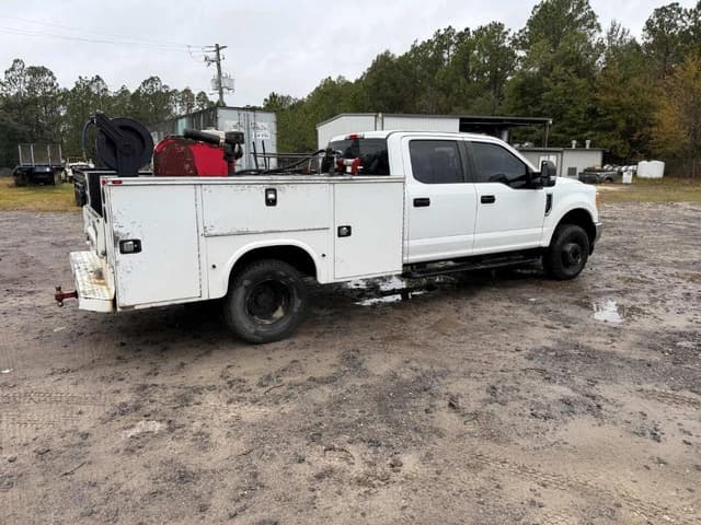 Image of Ford F-350 equipment image 2