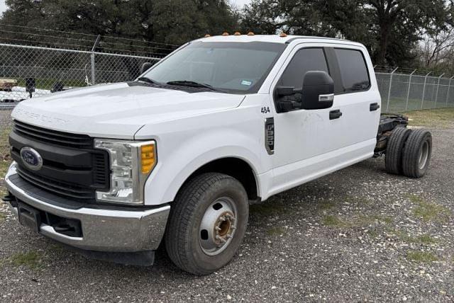 Image of Ford F-350 Primary image