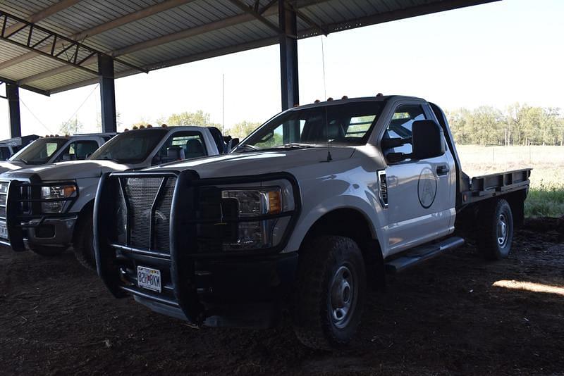 Image of Ford F-350 Primary image