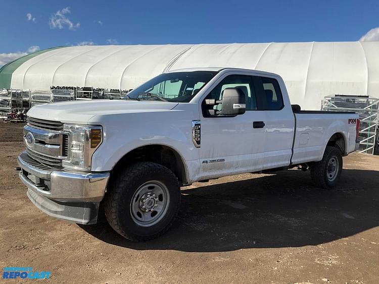 2017 Ford F-350 Equipment Image0