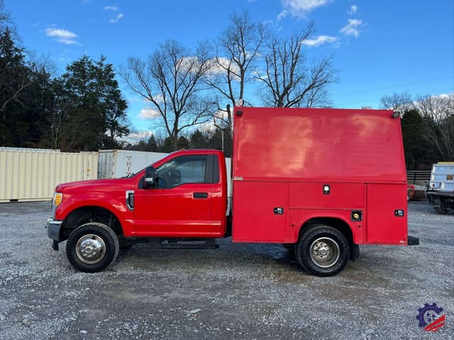 Image of Ford F-350 equipment image 1