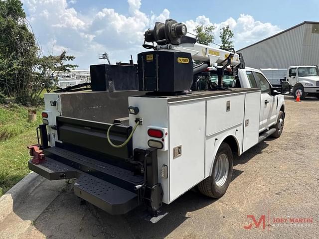 Image of Ford F-350 equipment image 1