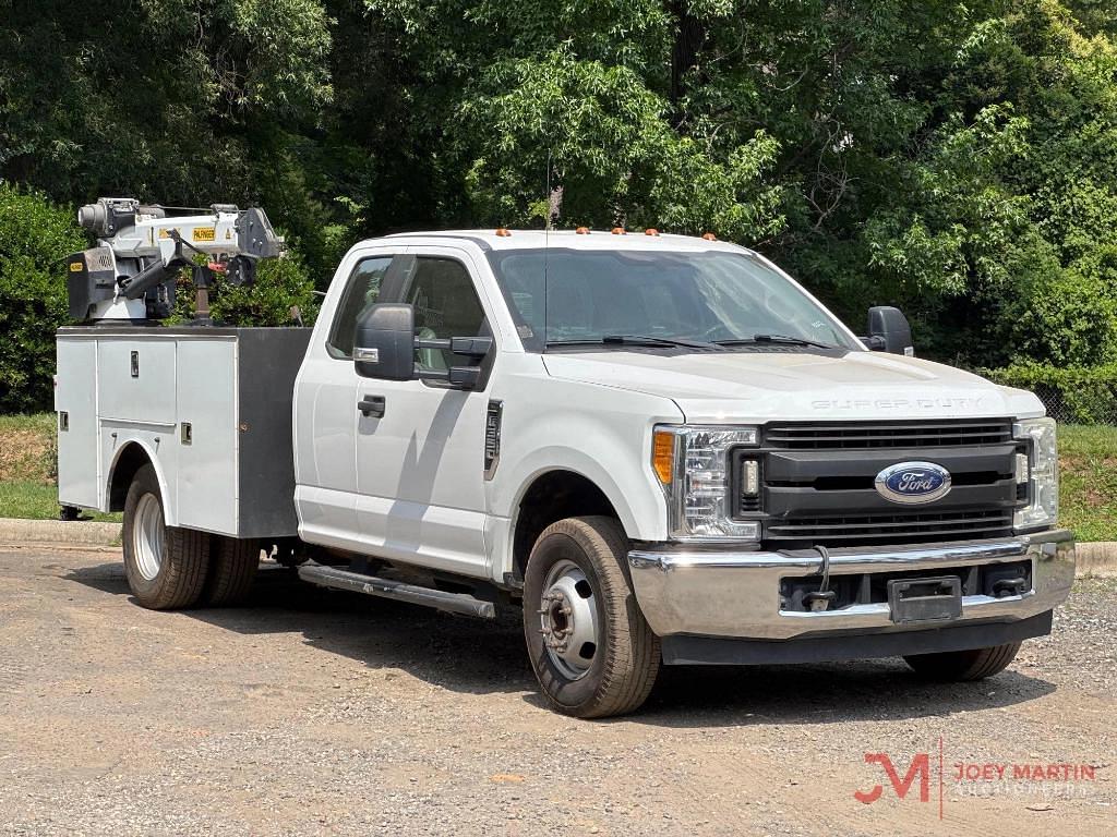 Image of Ford F-350 Primary image