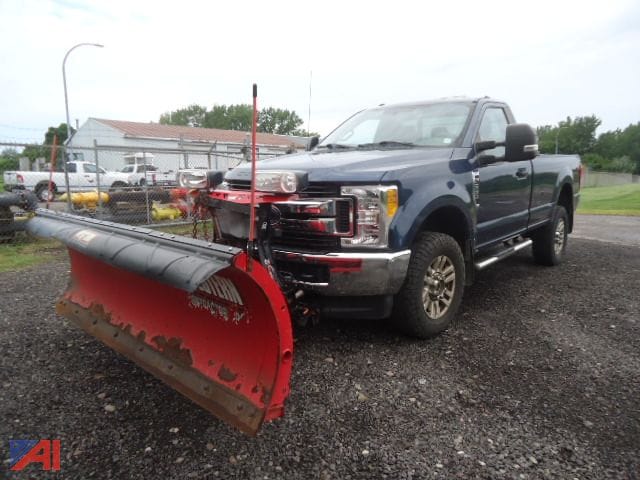 2017 Ford F-350 Equipment Image0