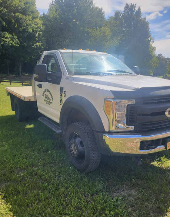 Image of Ford F-450 equipment image 4