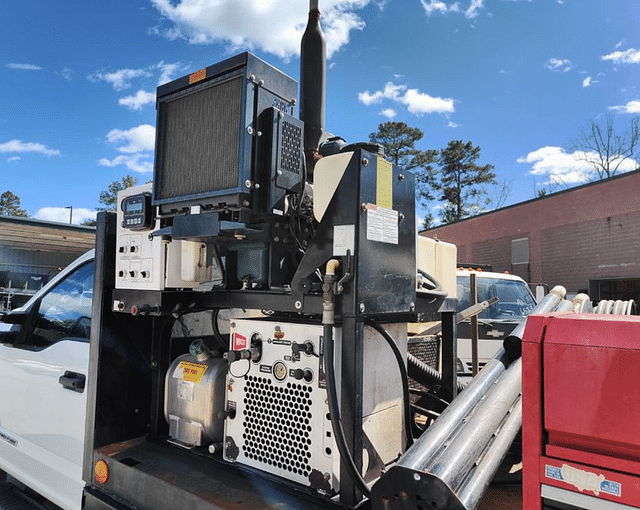 Image of Ford F-450 equipment image 1